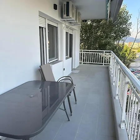 Lydia Luxury Perea Apartment