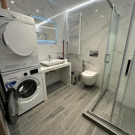 Lydia Luxury Perea Apartment *