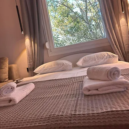 Lydia Luxury Perea Apartment